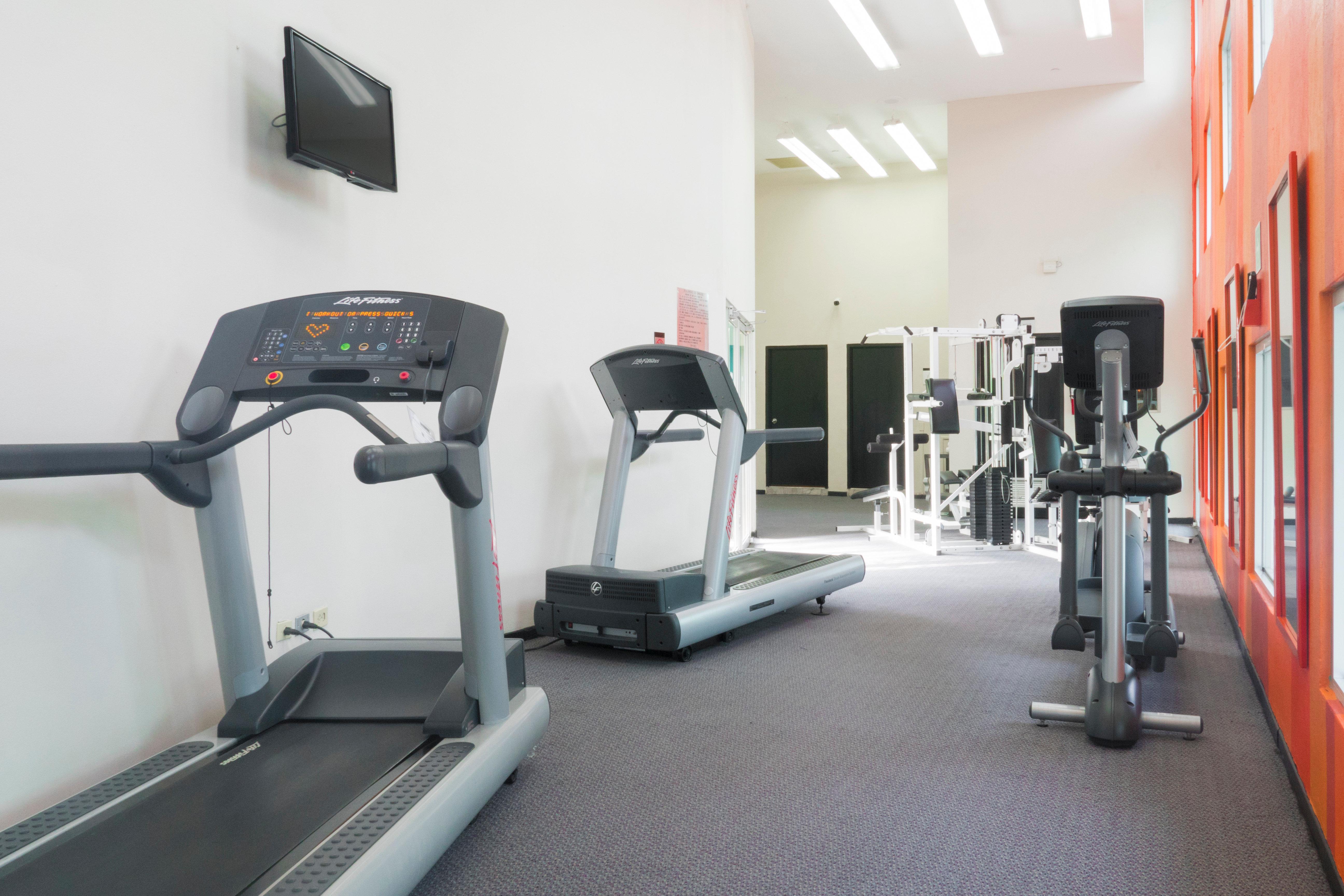 Holiday Inn Monterrey-Parque Fundidora By Ihg Екстериор снимка The gym at the University of Brighton