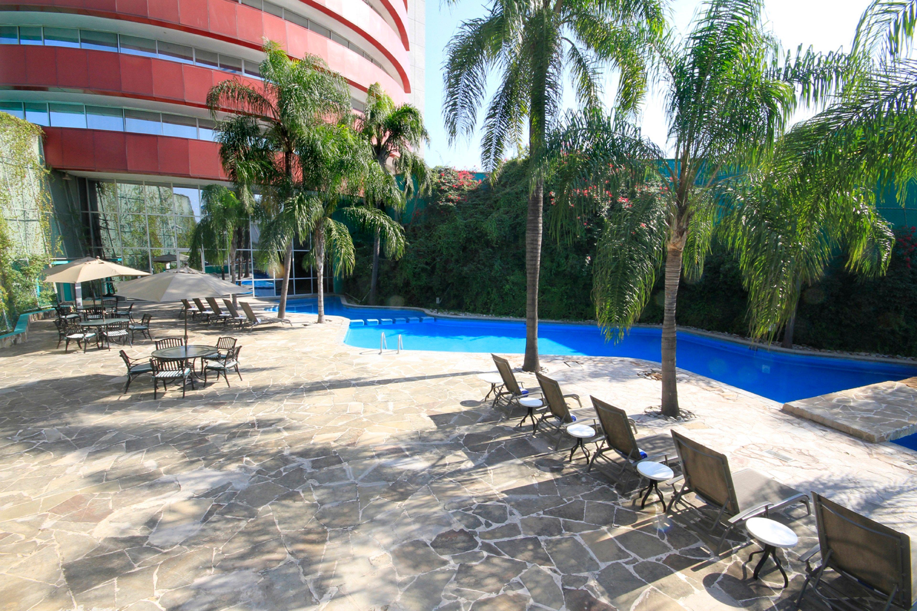 Holiday Inn Monterrey-Parque Fundidora By Ihg Екстериор снимка Hotel's pool