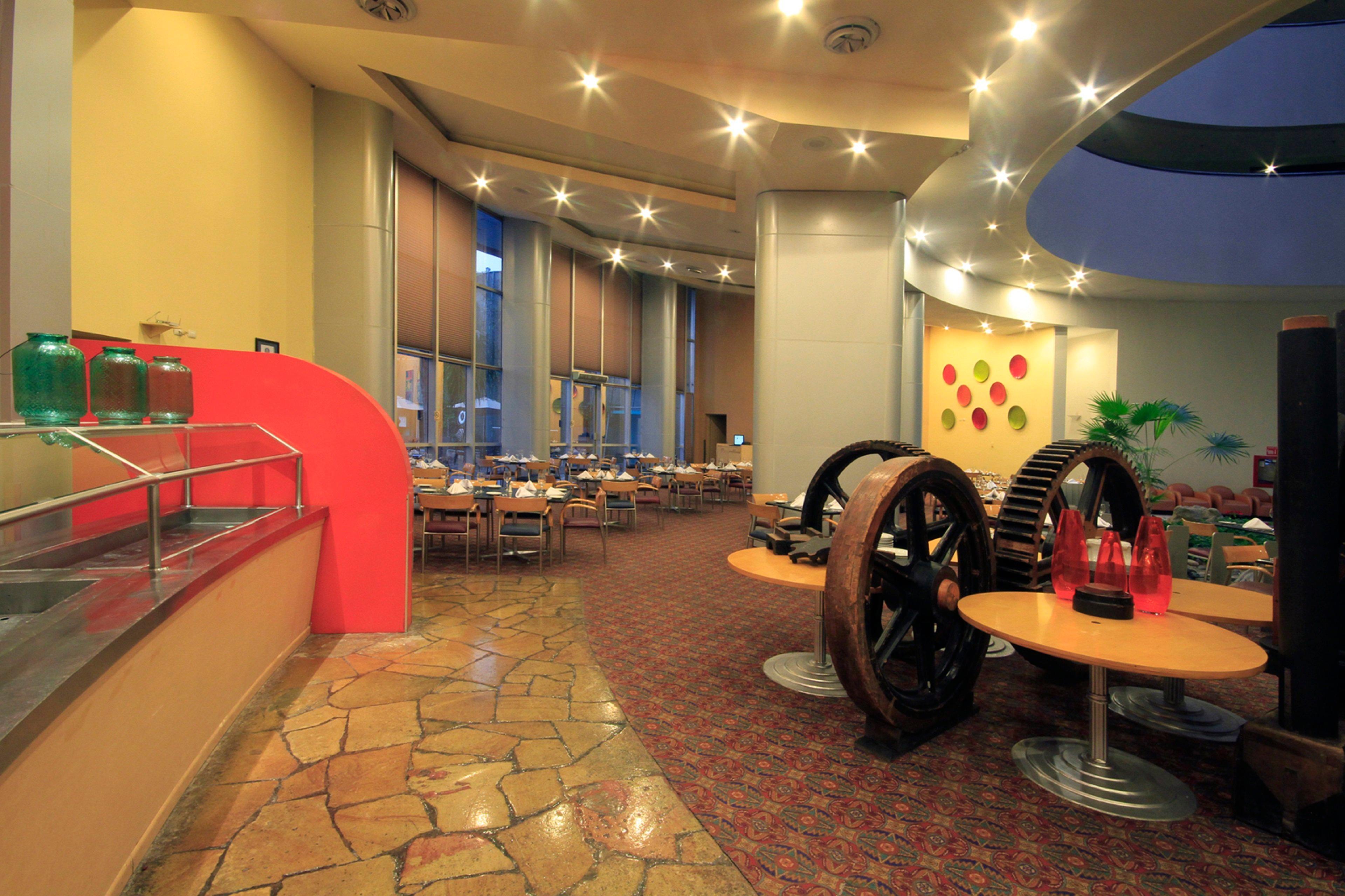 Holiday Inn Monterrey-Parque Fundidora By Ihg Екстериор снимка The restaurant
