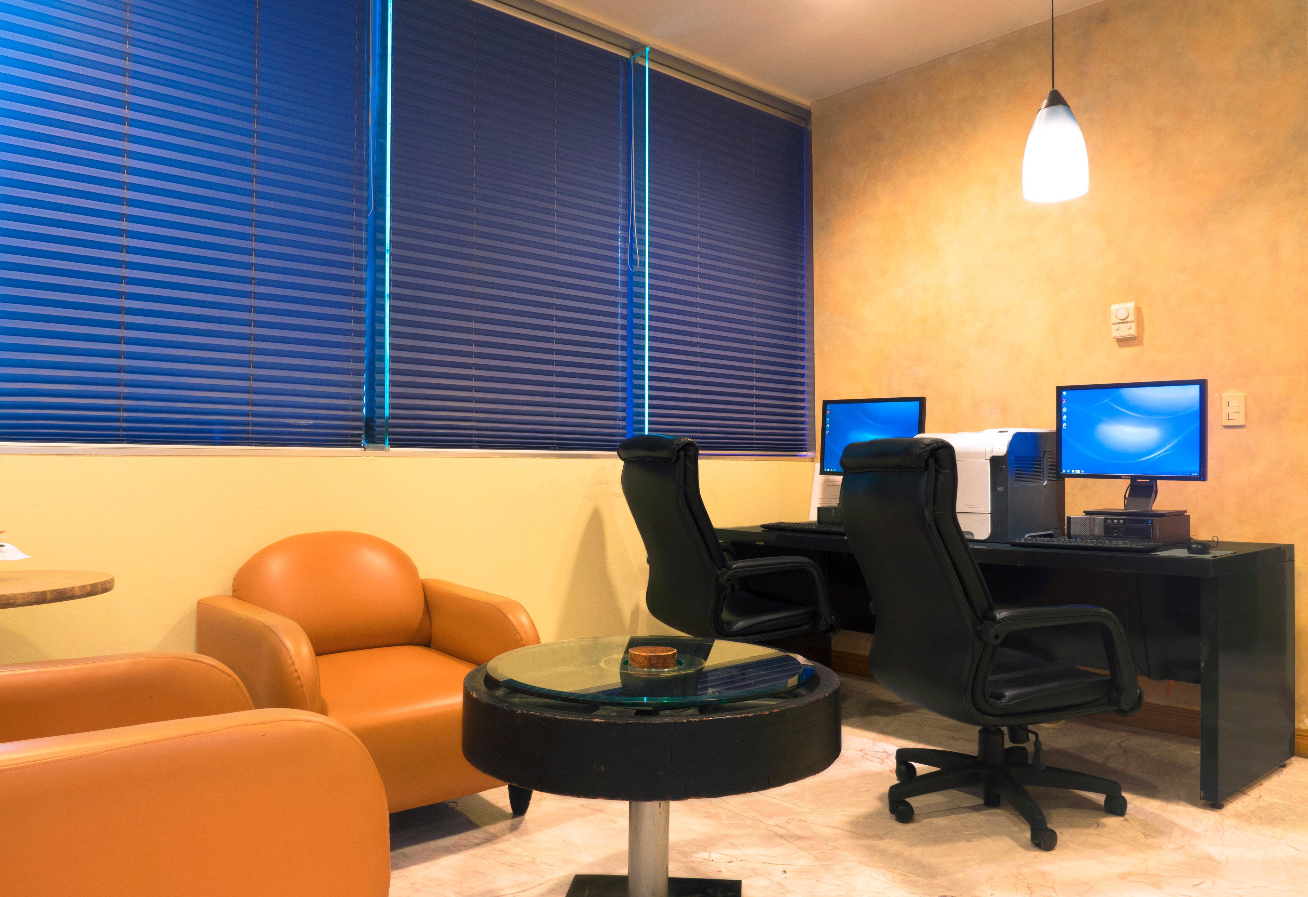 Holiday Inn Monterrey-Parque Fundidora By Ihg Екстериор снимка A business center at a hotel