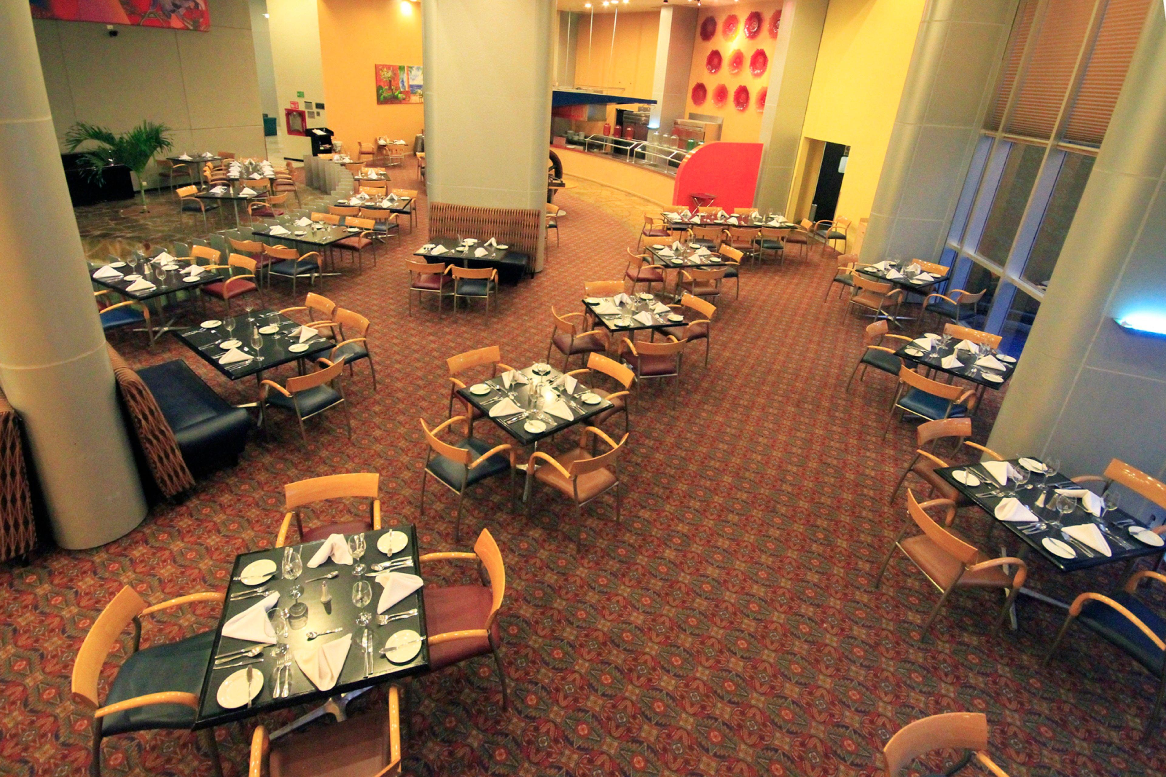 Holiday Inn Monterrey-Parque Fundidora By Ihg Екстериор снимка The restaurant