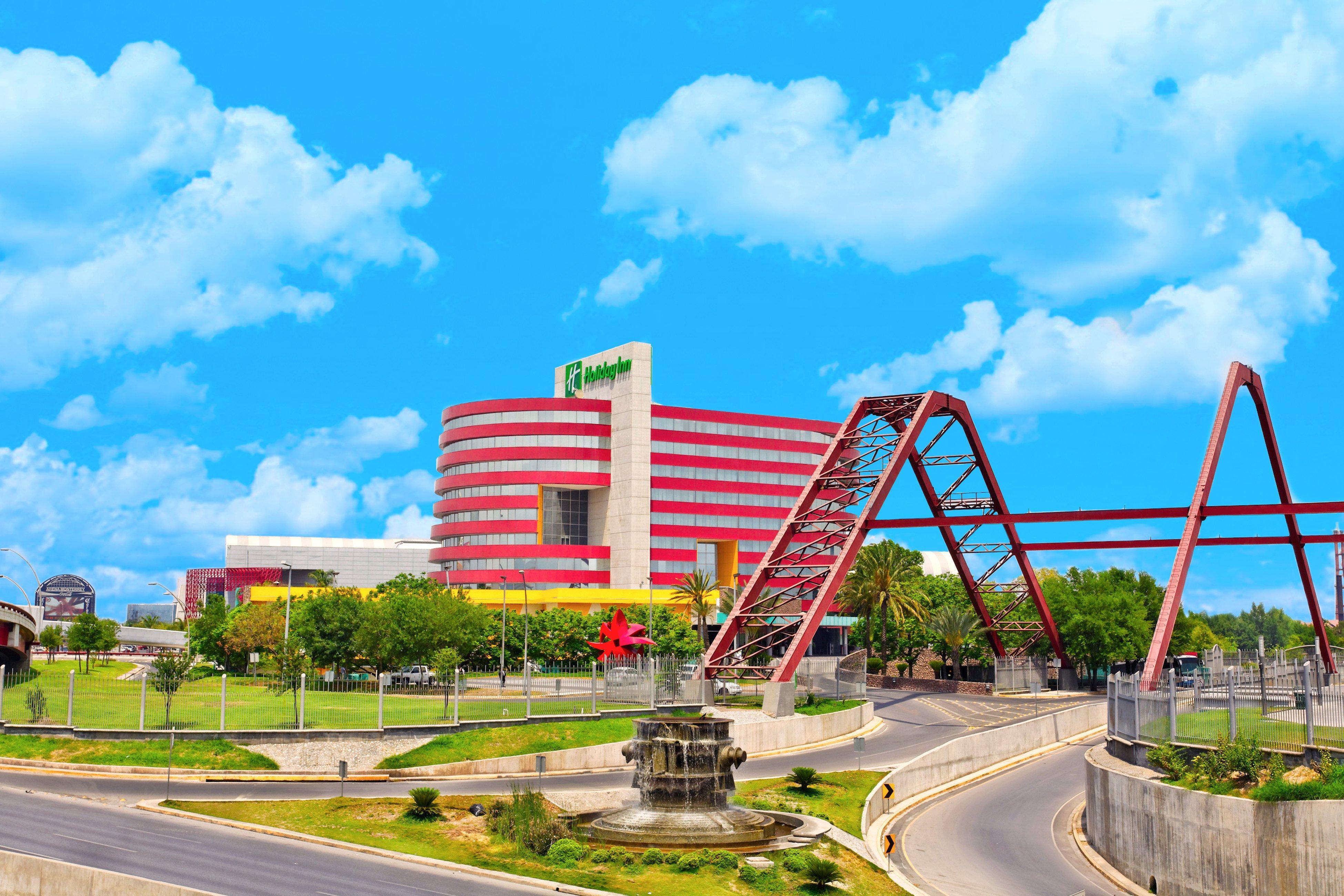 Holiday Inn Monterrey-Parque Fundidora By Ihg Екстериор снимка La Plaza Mall